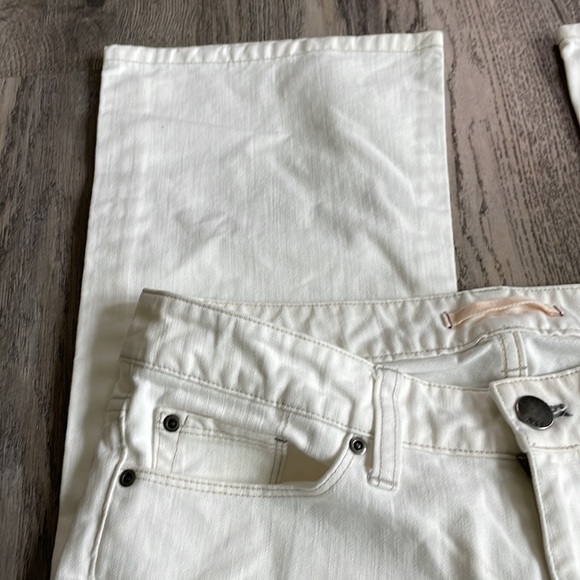 Gap Limited Edition White Bootcut Jeans, size 4 - Picture 2 of 10
